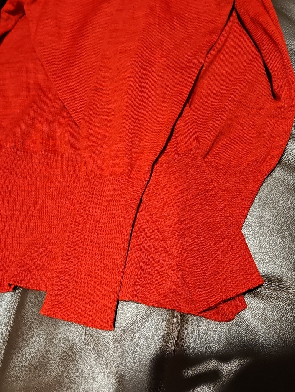 VIVIENNE WESTWOOD RED V-NECK/BUTTON CARDIGAN    SIZE XL - Picture 12 of 13